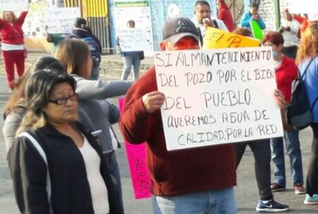 Los manifestantes piden reunirse con personal de la delegación Iztapalapa y del Sistema de Aguas.
