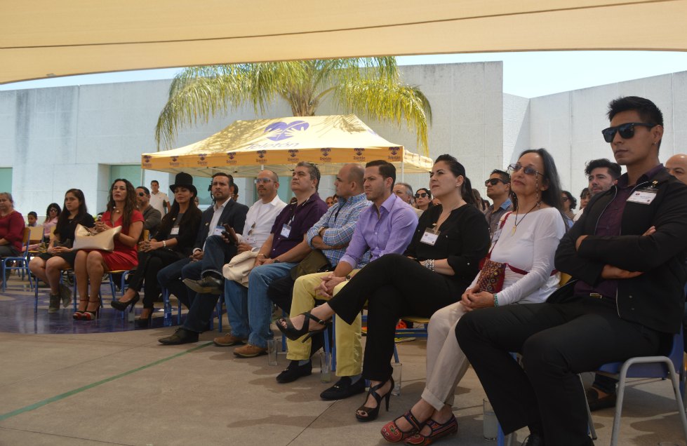 Pintores apoyan Amarte, arte incluyente