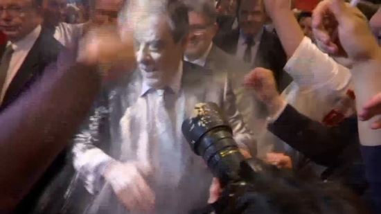 "Como han podido observar soy objeto de un ensañamiento implacable", comentó Fillon.