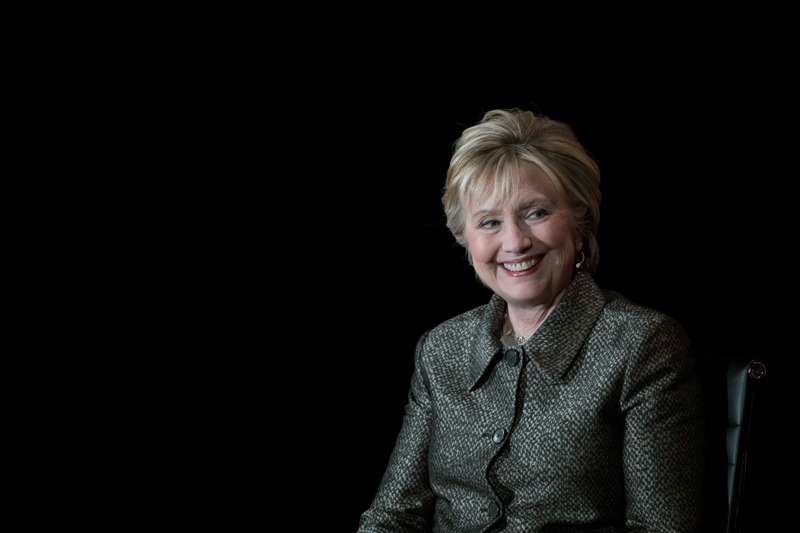 Hillary Clinton asistió a la presentación de la puesta en escena 'War Paint'. 