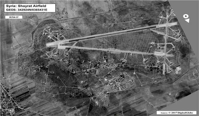 Un mapa de la base aérea en la región de Homs, Siria, que fue bombardeaba por EU.