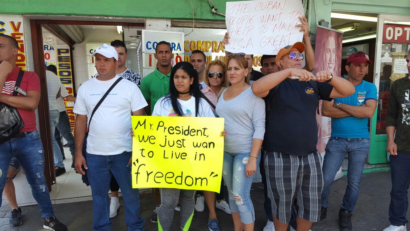 Migrantes cubanos en Nuevo Laredo.