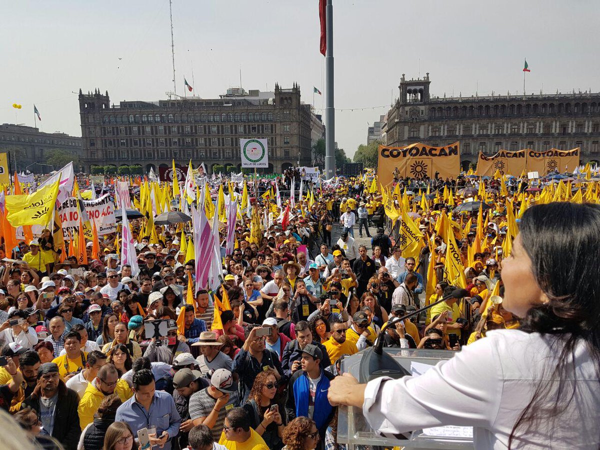 La presidenta nacional del PRD durante su discurso en el Zócalo capitalino. 