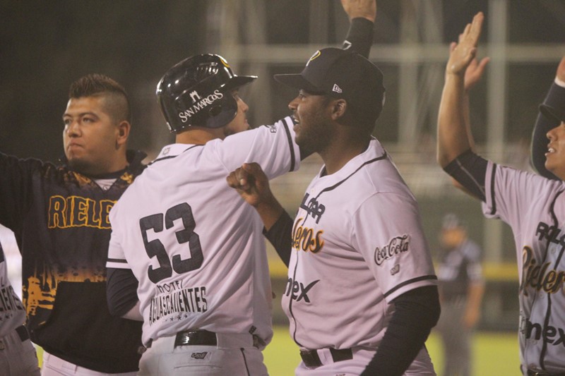 Rieleros le pegó a Diablos