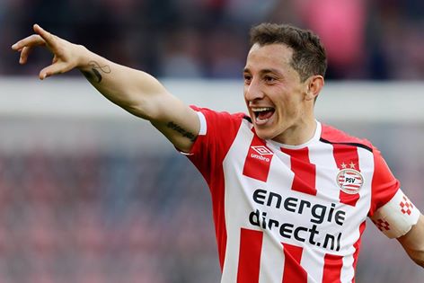 Andrés Guardado en la victoria del PSV