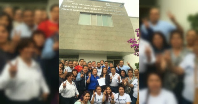 La candidata del PAN al Edomex, Josefina Vázquez Mota acompañó a Xóchilt Gálvez, quien fue agredida cuando realizaba proselitismo en Tlalnepantla. 