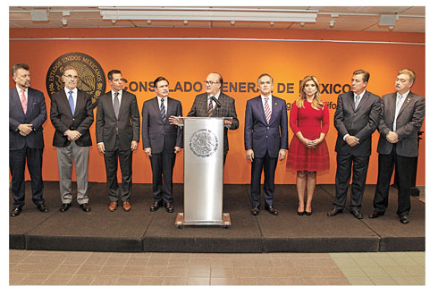 Murat, Rosas Aispuro, Graco Ramírez, Mancera, Pavlovich, Miguél Márquez y Francisco Vega, entre otros. 