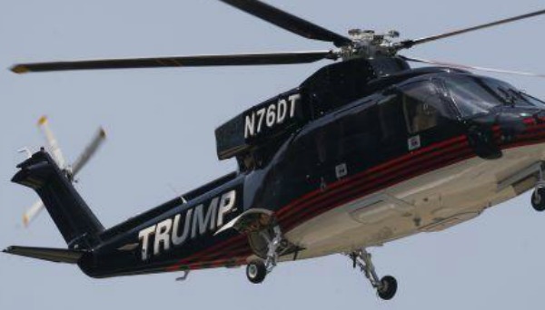 El presidente trump posee dos helicópteros.