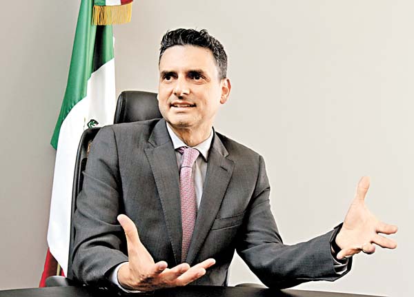 Guillermo García Alcocer, presidente de la Comisión Reguladora de Energía.