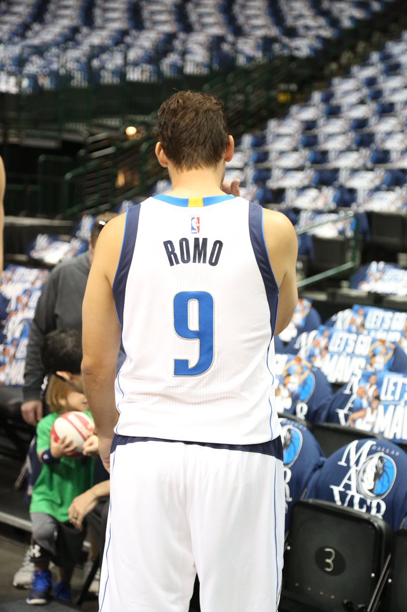 Tony Romo con los Mavericks
