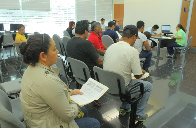En Torreón, las oficinas del SAT duplicaron la atención a clientes en abril.