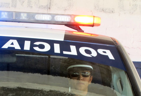 Mujer policía.