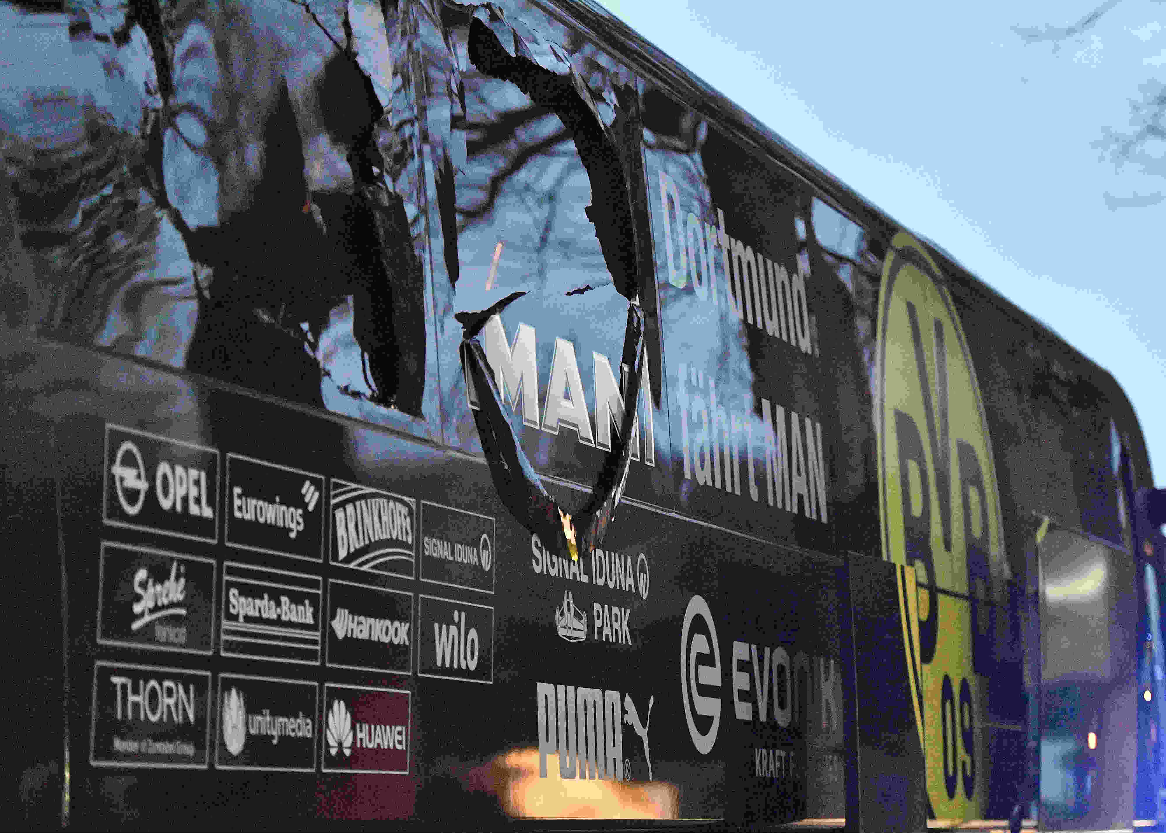 El camión donde se transportaba el Borussia Dortmund