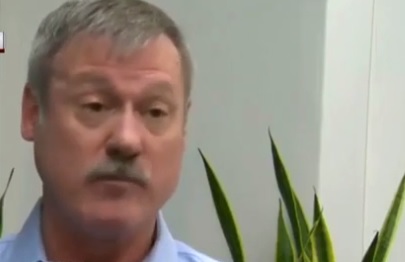 Geoff Fearns, asegura que fue amenazado por United Airlines.