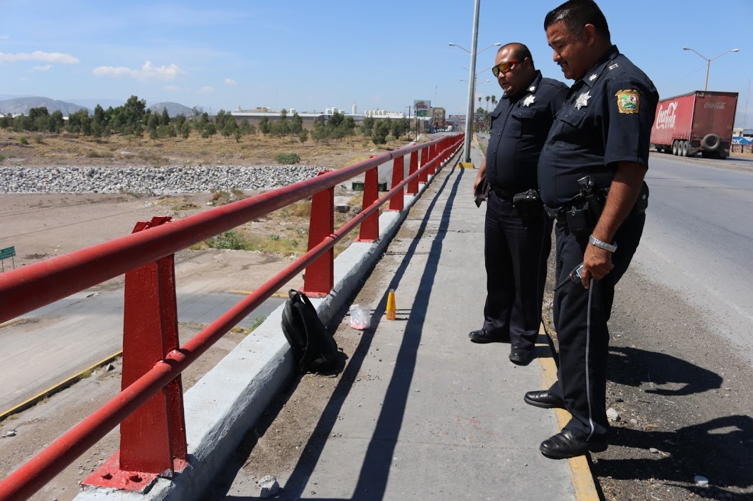 En Torreón, elementos de la DSPM y de Bomberos, frustraron un intento de suicidio.