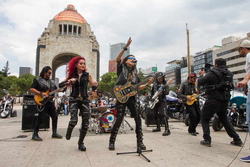 El Tri grabó el video de su nuevo sencillo "Nacidos para rodar". 