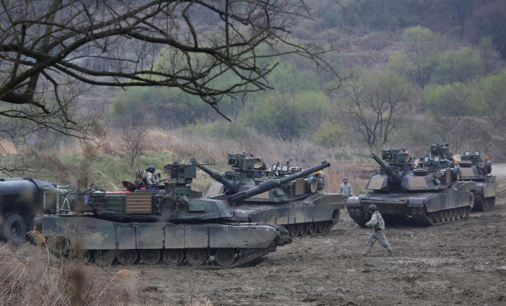 Tropas de EU realizan un ejercicio militar en Paju, Corea del Sur, cerca de la frontera con Corea del Norte.