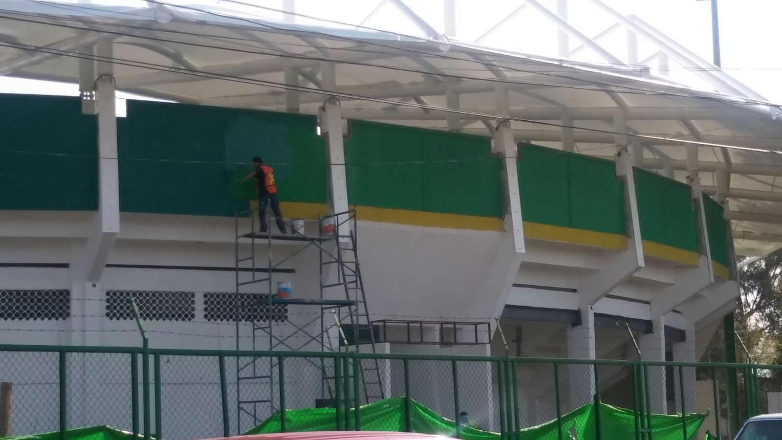 Aún se puede apreciar que se sigue trabajando en varias zonas del estadio.