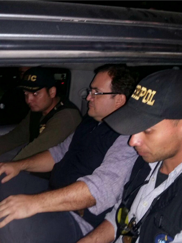 El ex gobernador de Veracruz Javier Duarte deberá ser presentado en audiencia ante la autoridad judicial guatemalteca, antes de que pueda proceder su 
