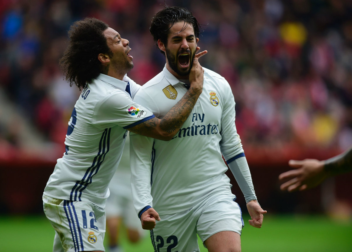Isco festeja el gol del triunfo ante Gijón