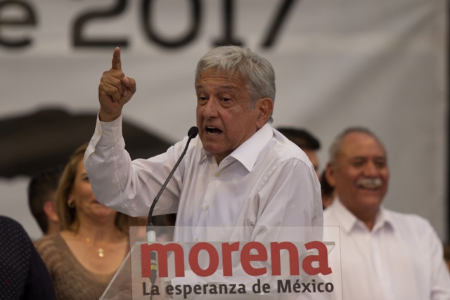 El dirigente nacional de Morena, Andrés Manuel López Obrador. 
