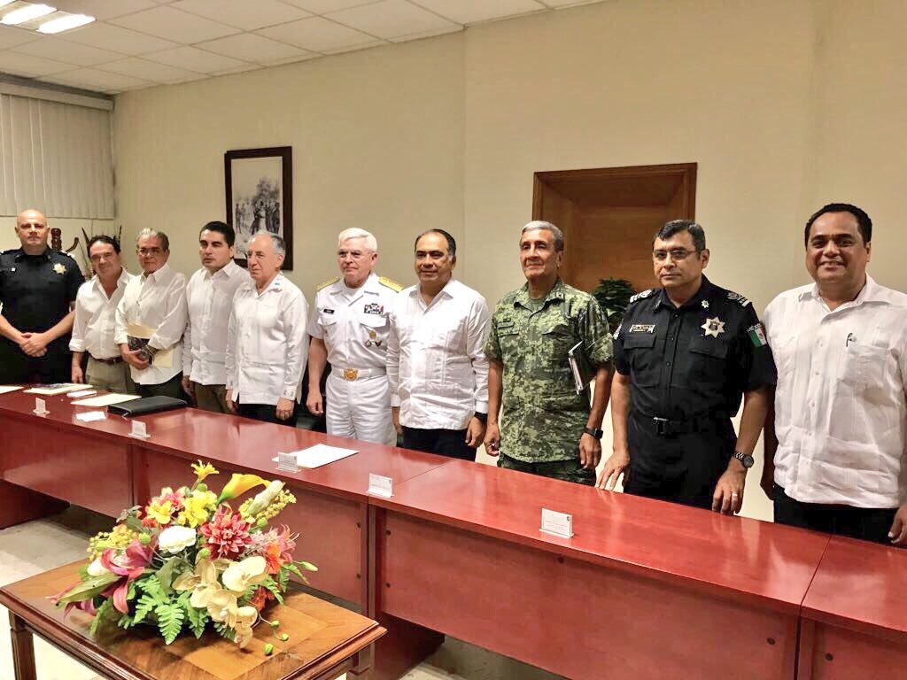 El gobernador de Guerrero, Héctor Astudillo, se reunió con los integrantes del Grupo de Coordinación ante los hechos violentos ocurridos en Acapulco.
