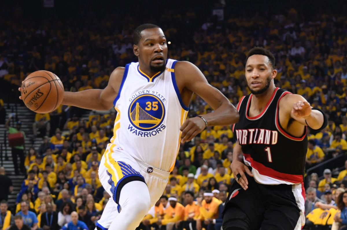Kevin Durant debutó en playoffs con los Warriors de Golden State