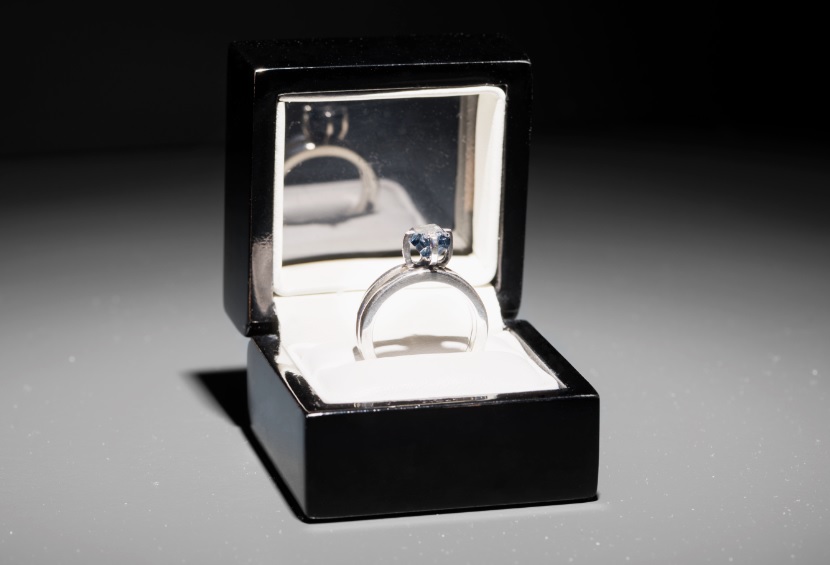 El anillo hecho con cenizas del arquitecto Luis Barragán forma parte de la exposición de Jill Magid en el MUAC. 