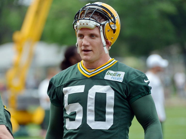 A.J. Hawk se retira de los Empacadores