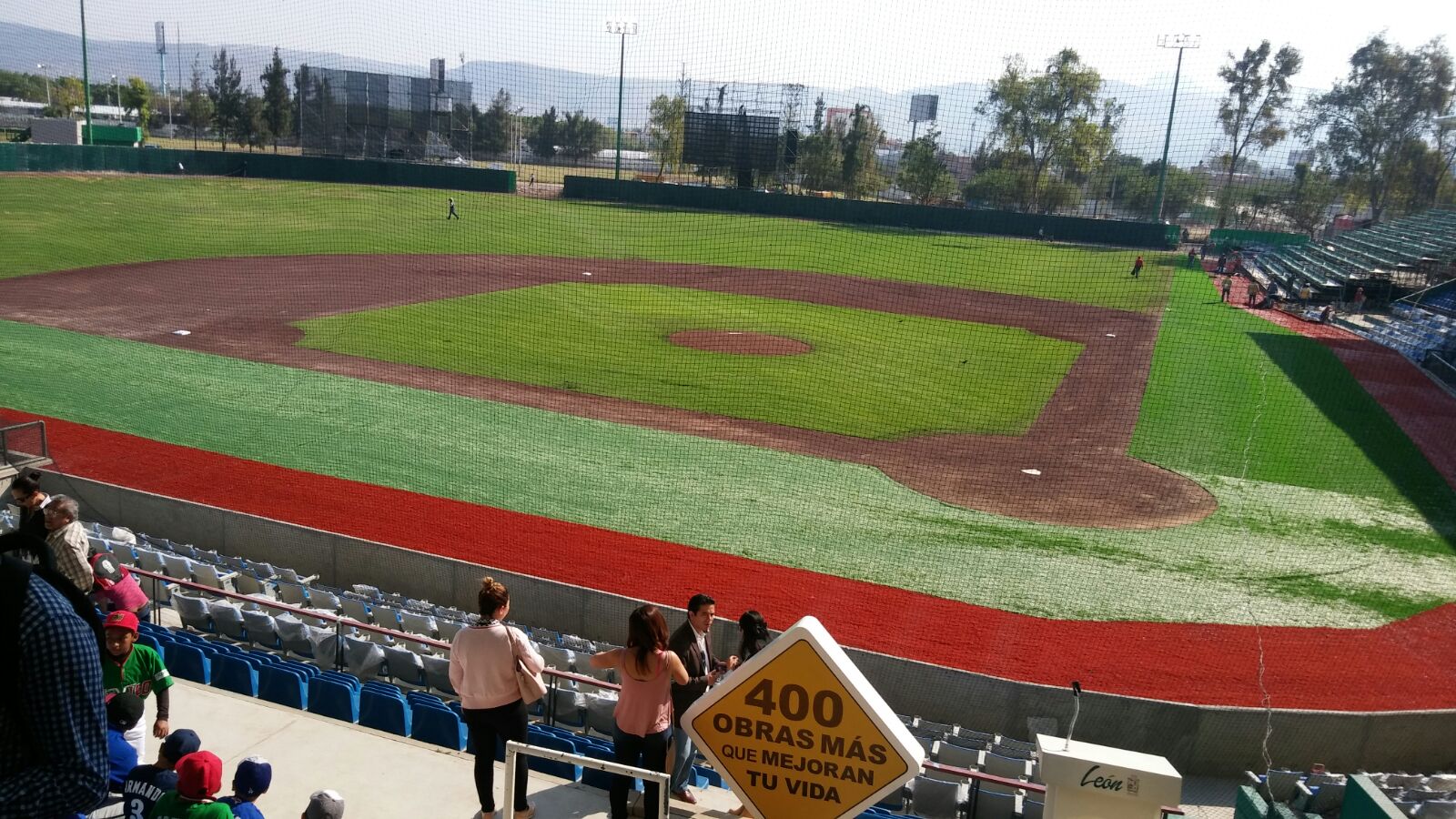 Inauguración del estadio Domingo Santana en León.