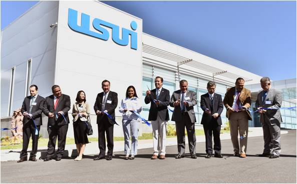 Funcionarios y directivos realizaron la inauguración. 