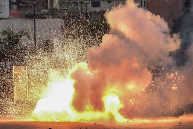 Según la ONG Foro Penal, además de los muertos de ayer, decenas resultaron heridos y suman más de 500 detenidos en total con las marchas anteriores.