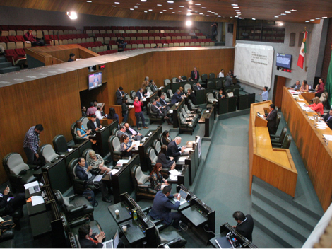 El periodo debería terminar el 1 de mayo, informó el diputado Arturo Salinas. 