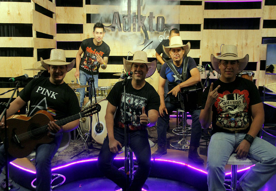 Adikto celebra 10 años de tocar lo mejor del norteño en La Laguna.