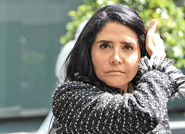 Alejandra Barrales, dirigente nacional perredista. 