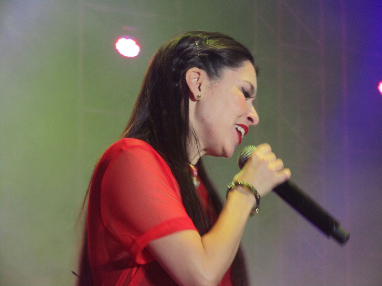 Denisse Guerrero, vocalista de la agrupación.