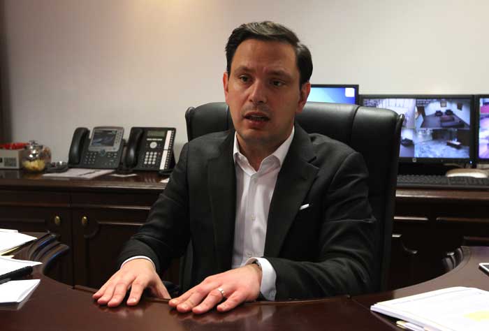 González dijo que hay elementos de la AEI suspendidos, sin dar detalles. 