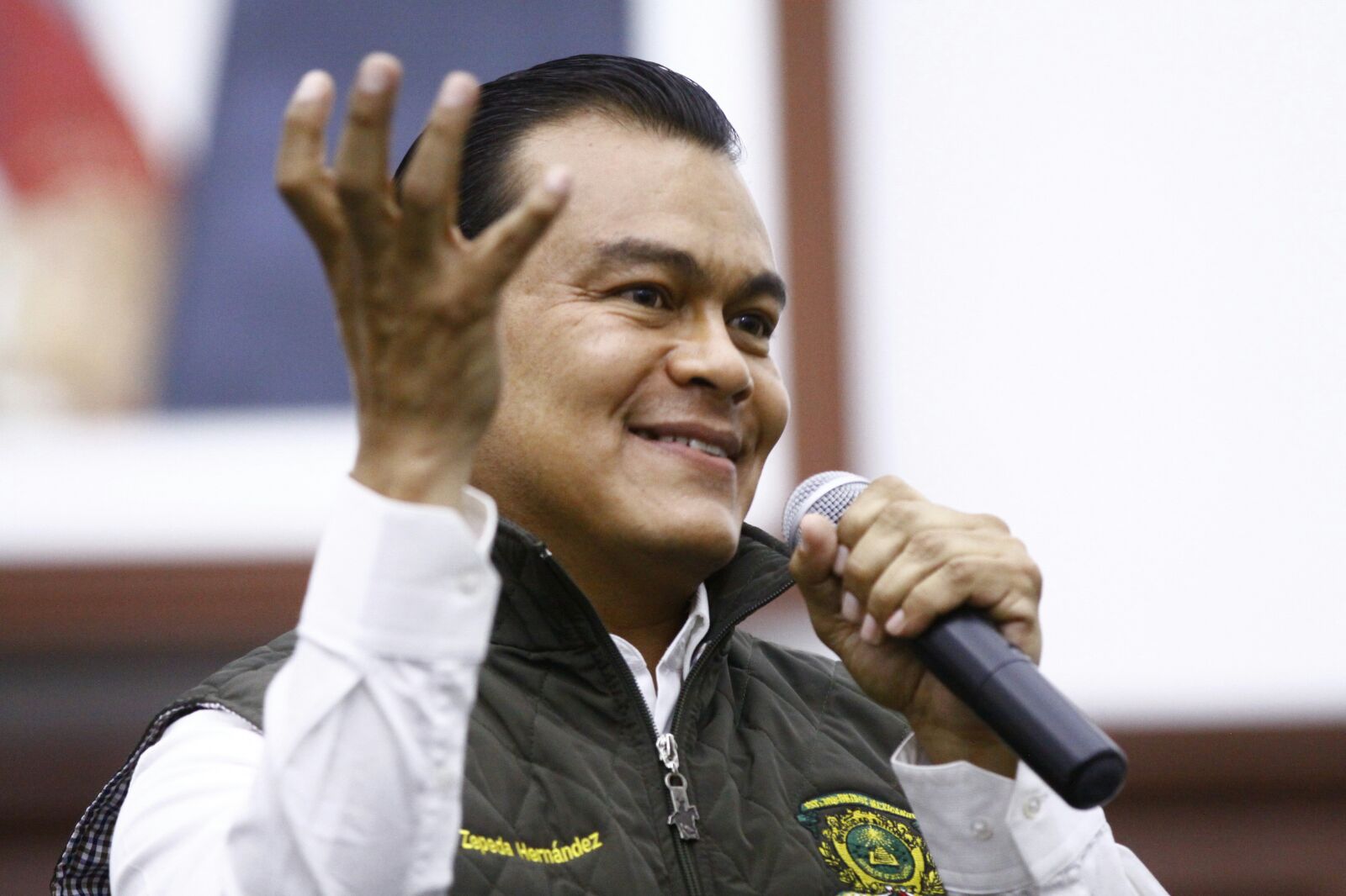 Juan Zepeda asiste al Aula Magna de la UAEMéx.