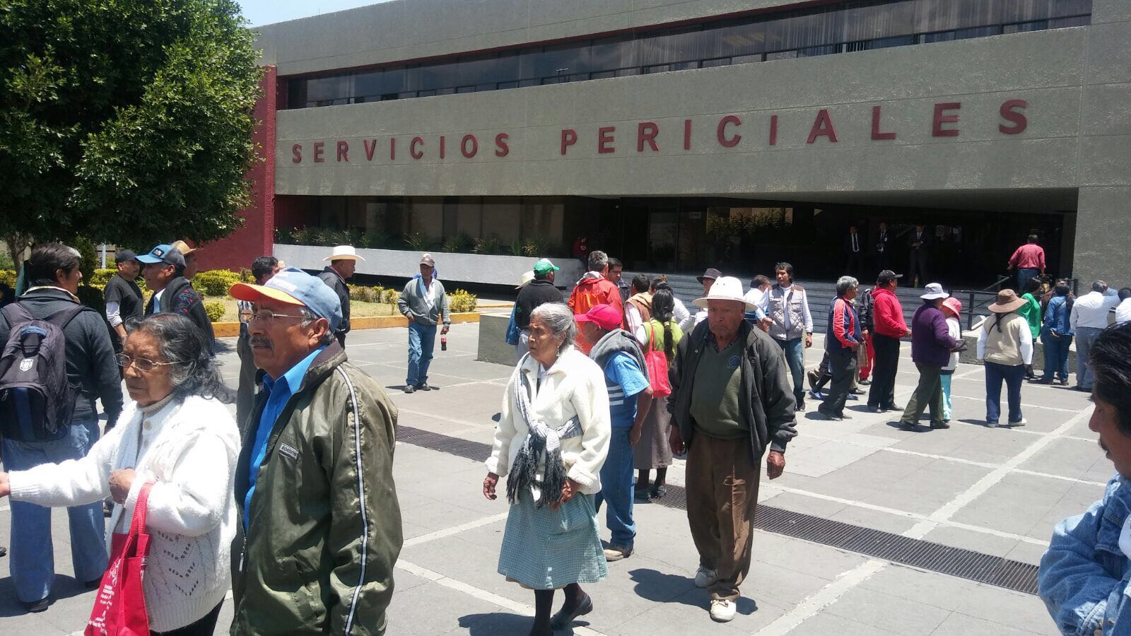Manifestación en la FGJEM pobladores de San Mateo Otzacatipan.