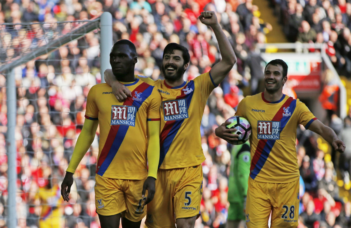 Benteke marcó un doblete 