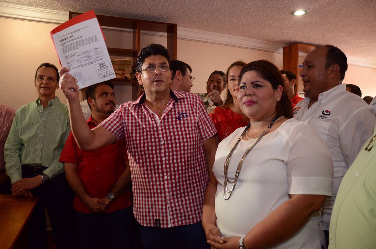 El veracruzano ha sido diputado federal en dos ocasiones de 2009 a 2012 y en 2015.