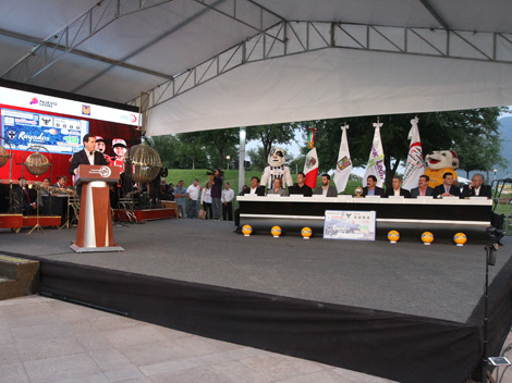 El evento fue encabezado por Pedro Pablo Treviño, director general de la Lotería Nacional. 