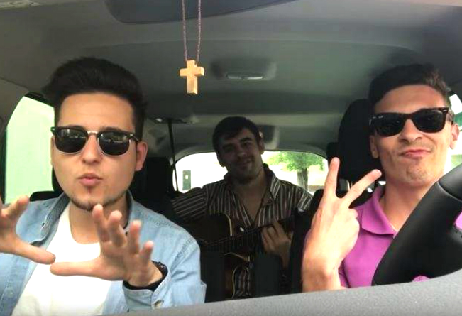 Los españoles Luisito y Llandres son los responsables de "Resucito", la versión religiosa de "Despacito". 