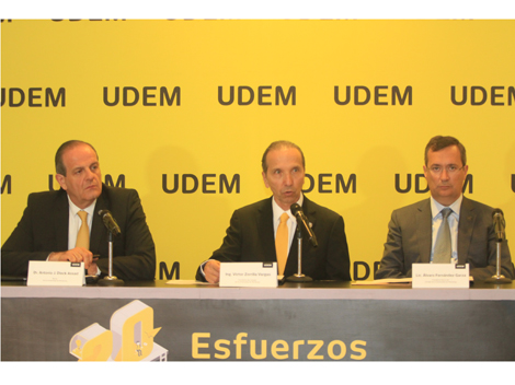 Se informó que se duplicaron los profesores que pertenecen al Sistema Nacional de Investigadores. 
