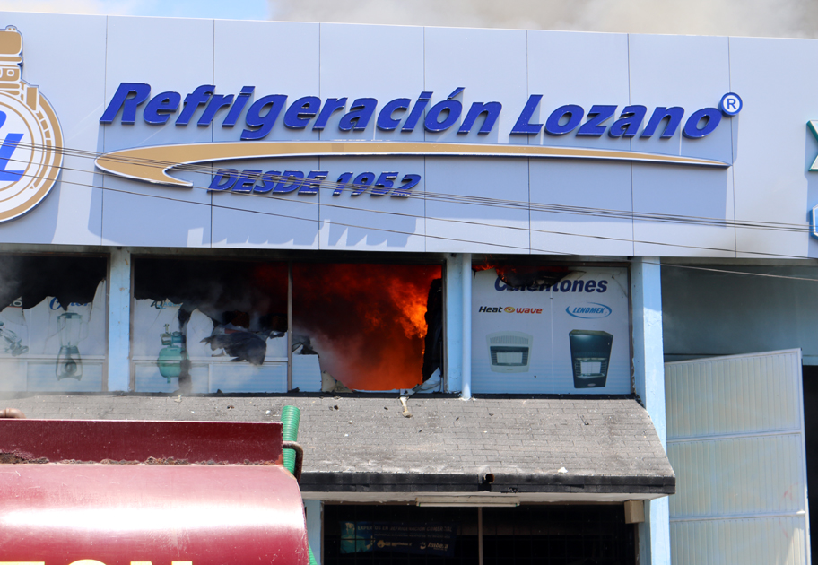 El incendio causó gran asombro en los ciudadanos la tarde de ayer.