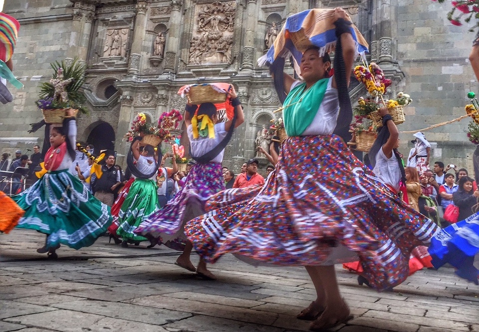La celebración se realizó en la Álameda de León.