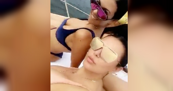 Las hermanas pasaron el día escuchando 'Despacito' en un bote.