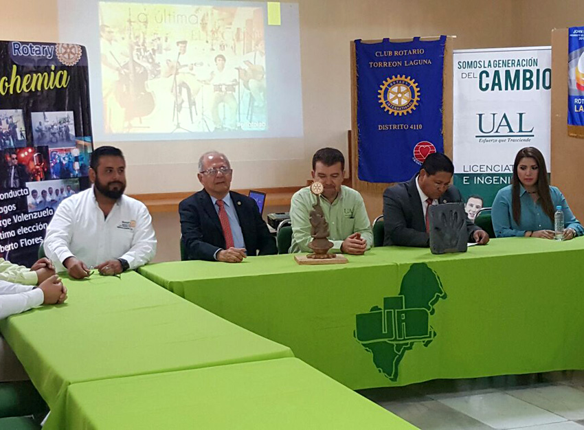 El anuncio del Gran Baile se dio a conocer en las instalaciones de la Universidad Autónoma de La Laguna.