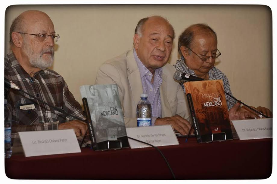 Aurelio de los Reyes García Rojas, presentó el libro “Miradas al Cine Mexicano”. 