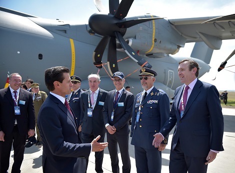 El mandatario inauguró la Feria Aeroespacial 2017.